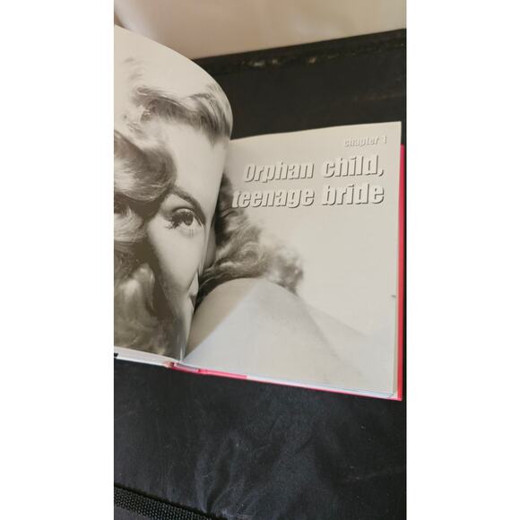 Marilyn Handbook by Mike Evans (2004, Hardcover) - Picture 10 of 12